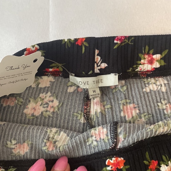 Boho Floral Rib Biker Shorts 🌸 - Picture 4 of 4